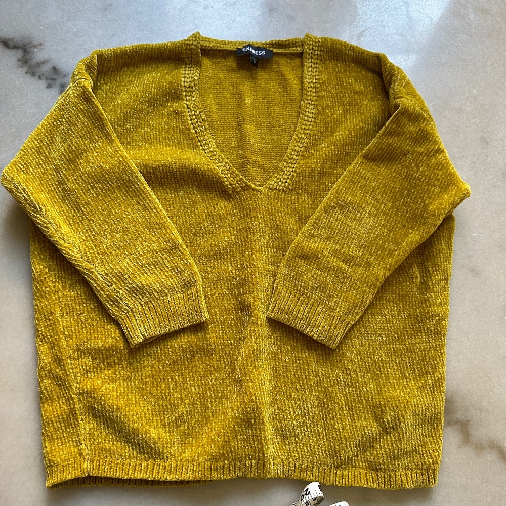 Express V neck xs